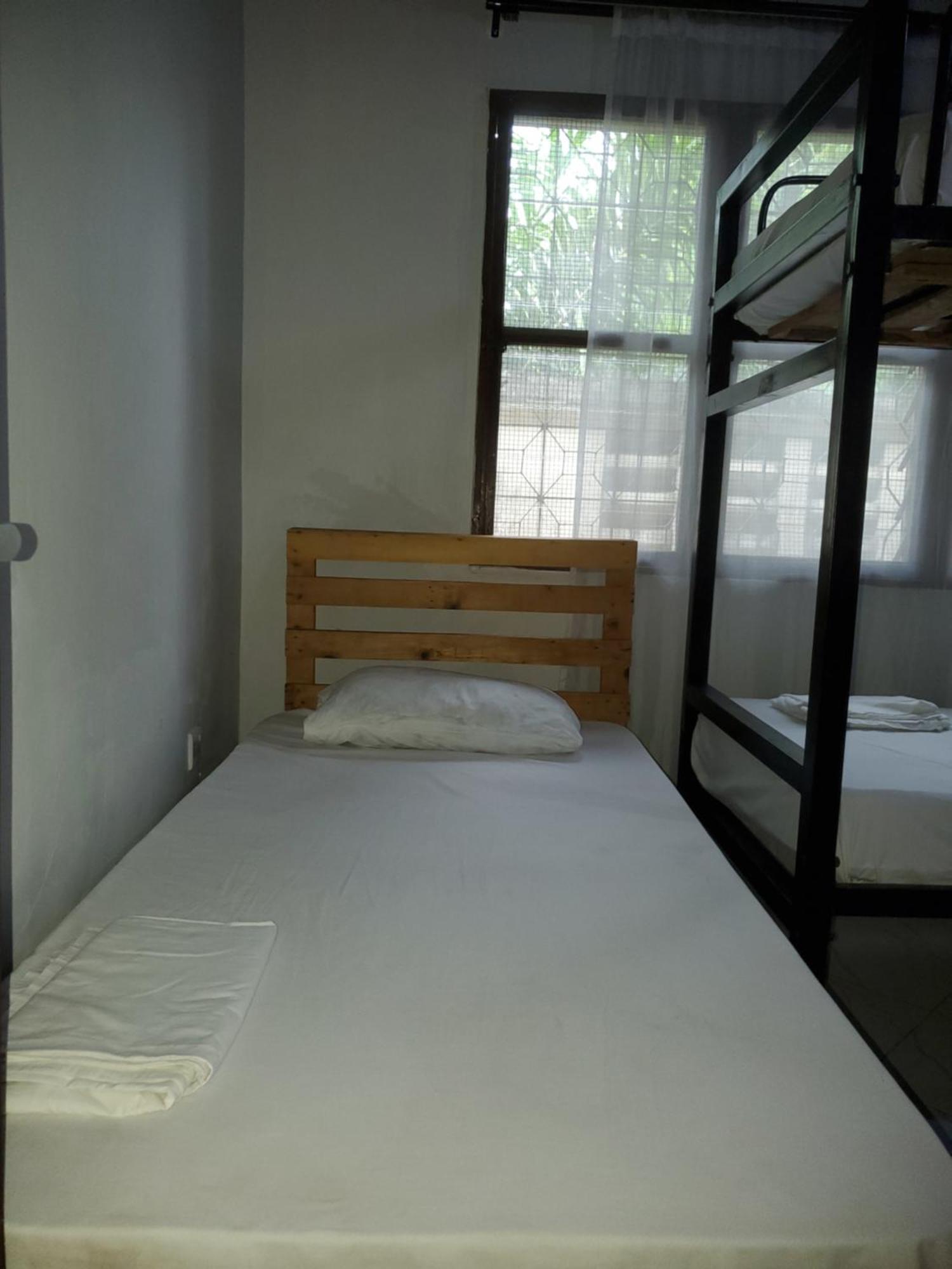 The Nest Haven Hostel Дар-эс-Саламе Экстерьер фото